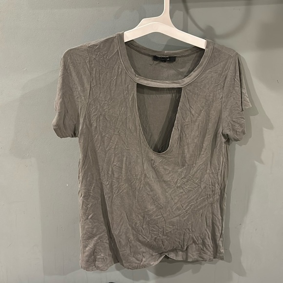 Olivaceous Keyhole Choker Deep-V T-Shirt - Picture 3 of 3